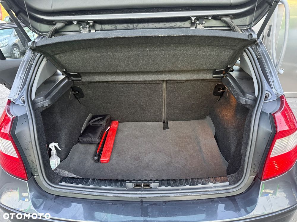 BMW Seria 1 120d DPF - 12