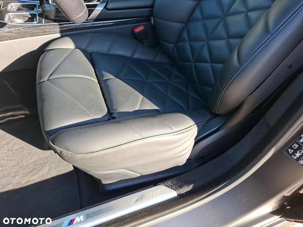 BMW Seria 7 - 13