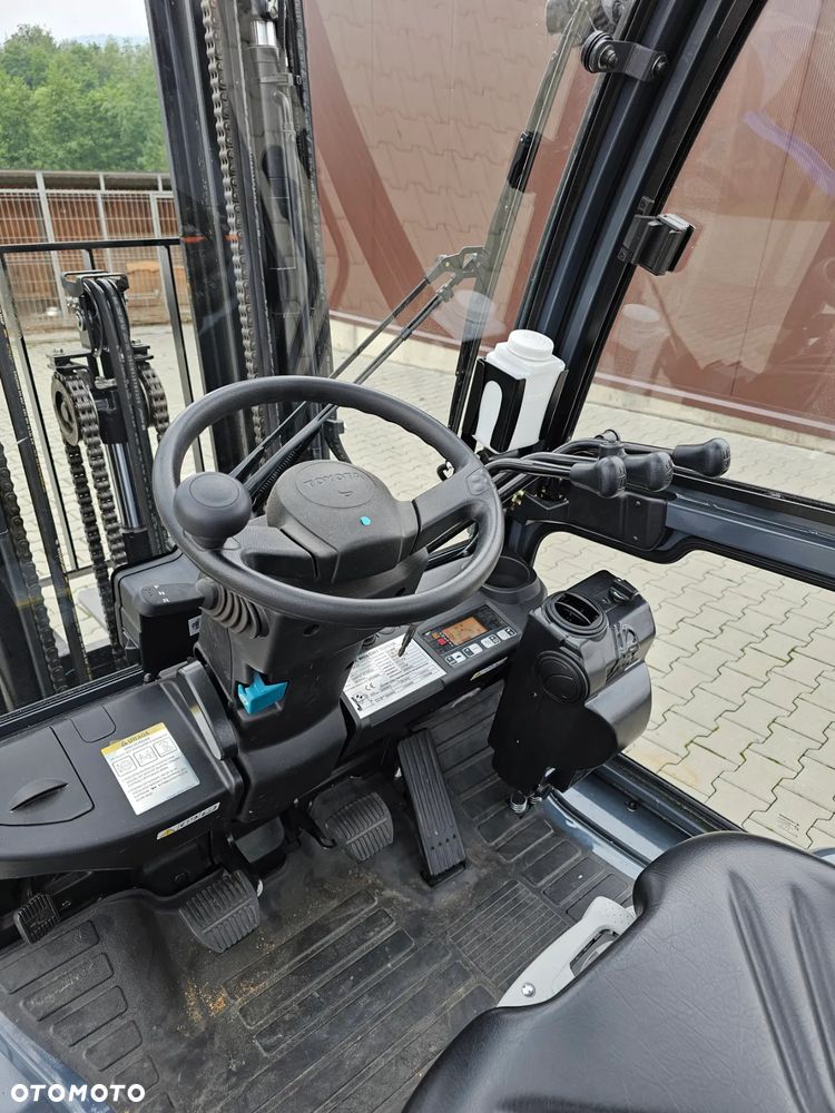 Toyota 02-8FDF25 - 6