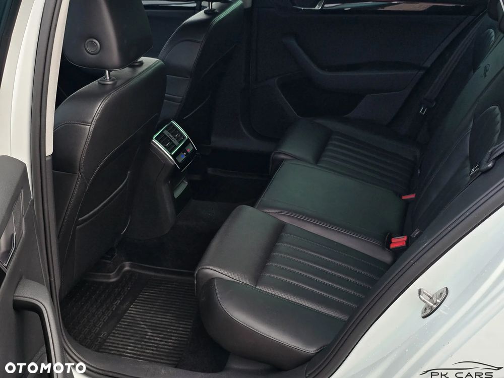 Skoda Superb Combi 2.0 TDI 4x4 DSG L&K - 33