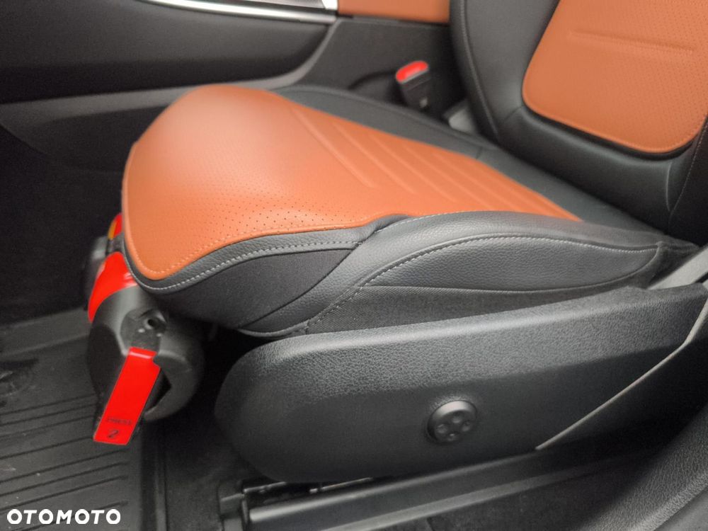 Mercedes-Benz GLC - 12