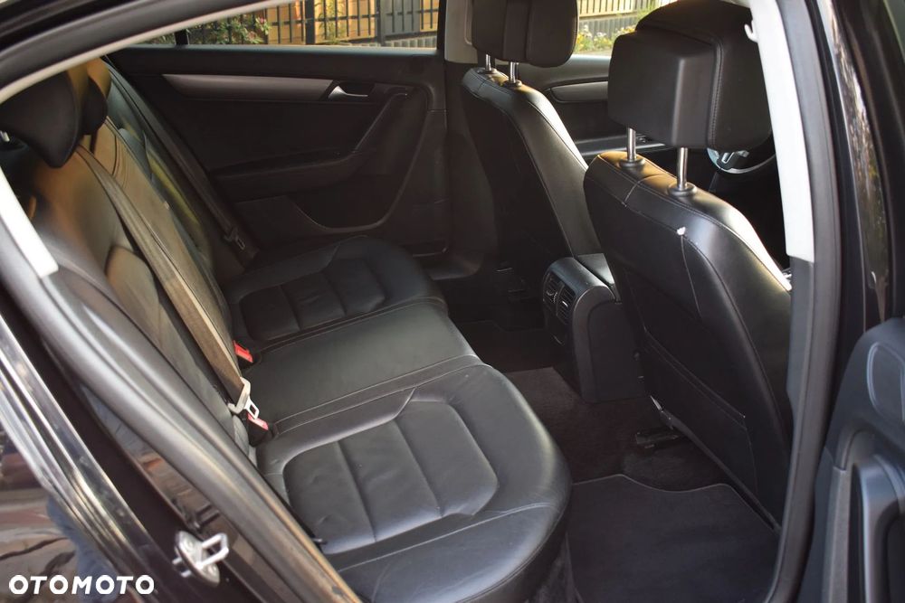 Volkswagen Passat 2.0 TDI Highline DSG - 14