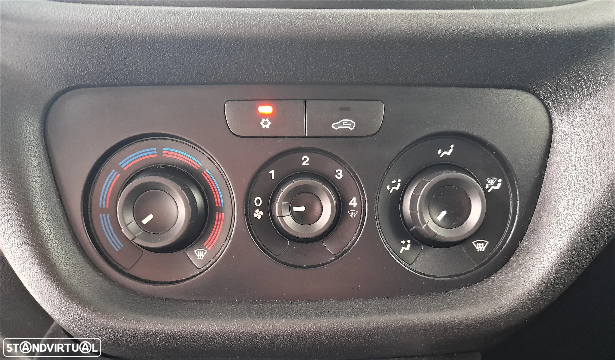 Fiat Doblo 1.3 M-Jet 3 Lugares - 6
