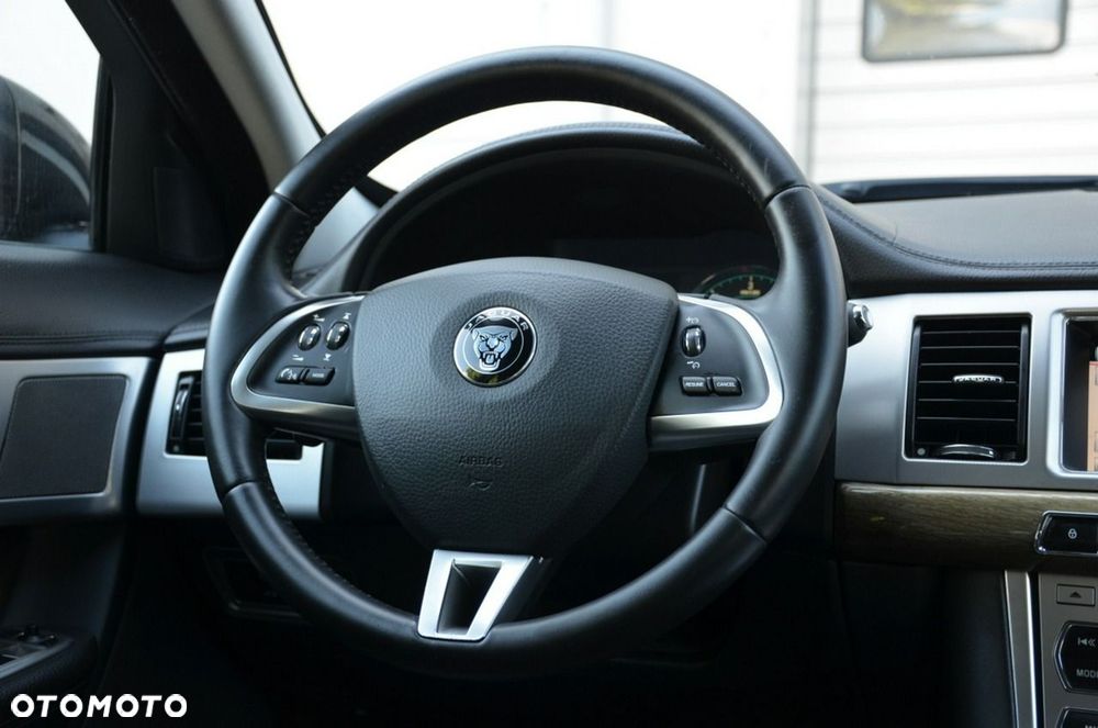 Jaguar XF - 28