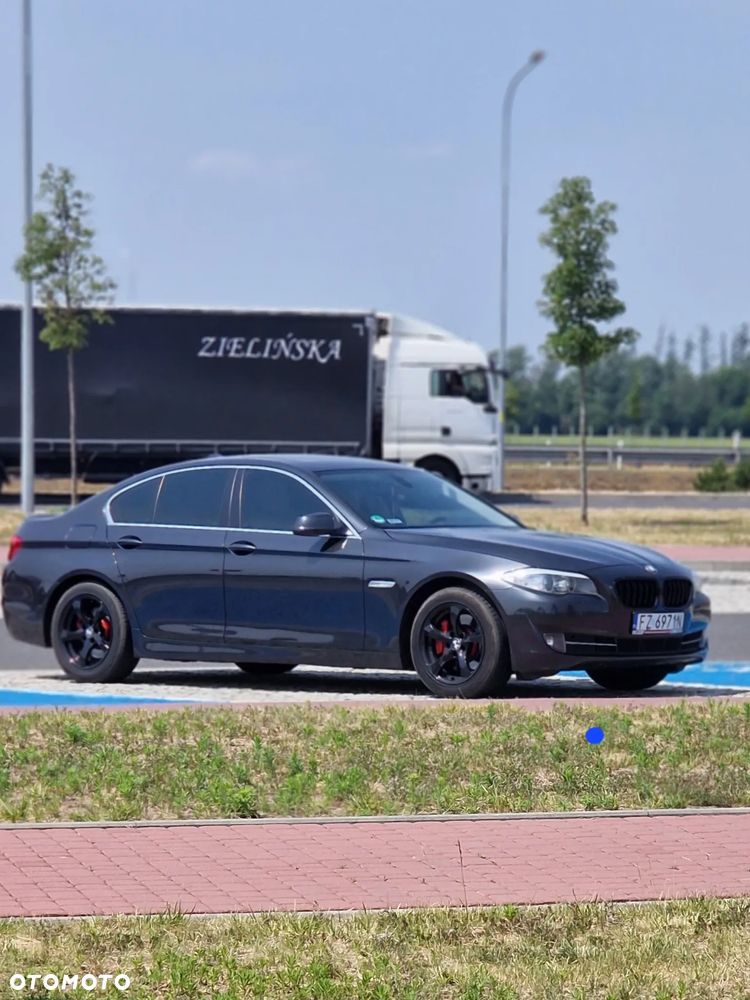 BMW Seria 5 525d - 2