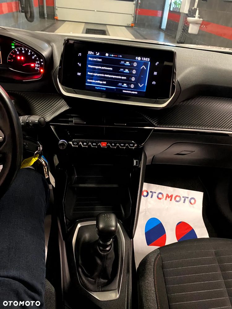 Peugeot 2008 1.5 BlueHDi Allure S&S - 17