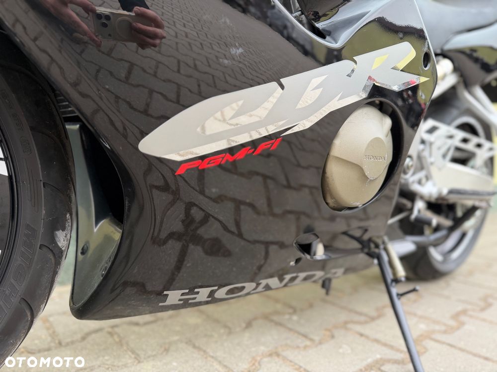 Honda CBR - 32