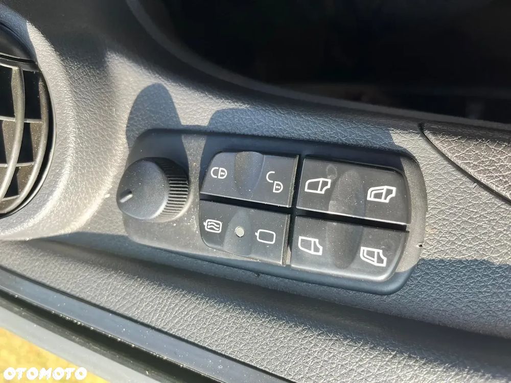 Mercedes-Benz ATEGO 1624L Chłodnia 6.15m | Drzwi | 2 x MultiTemp | Winda | Euro-6 - 25