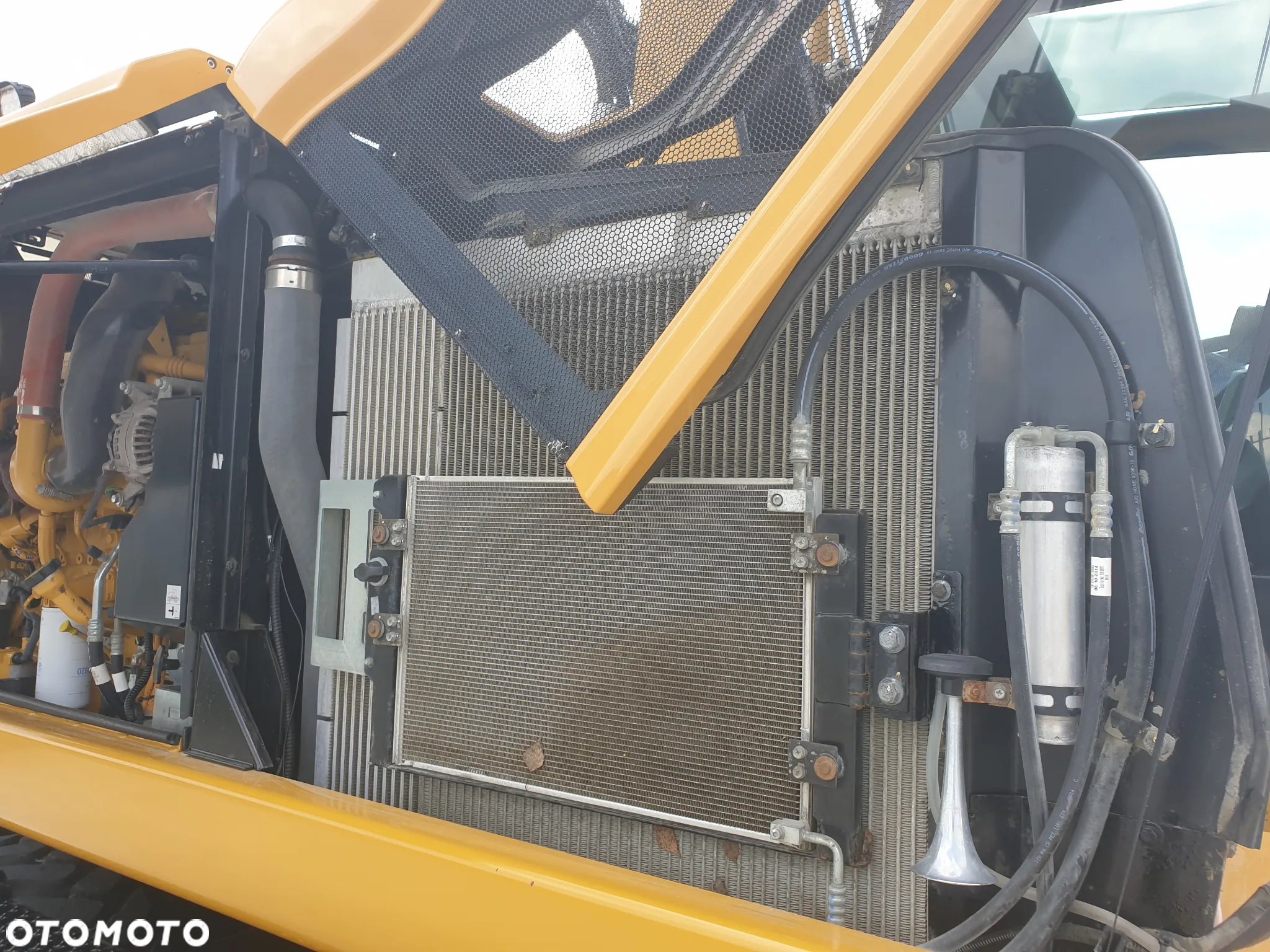 Caterpillar M 318 F ROTOTILT SPROWADZONY ŁADNY STAN - 28