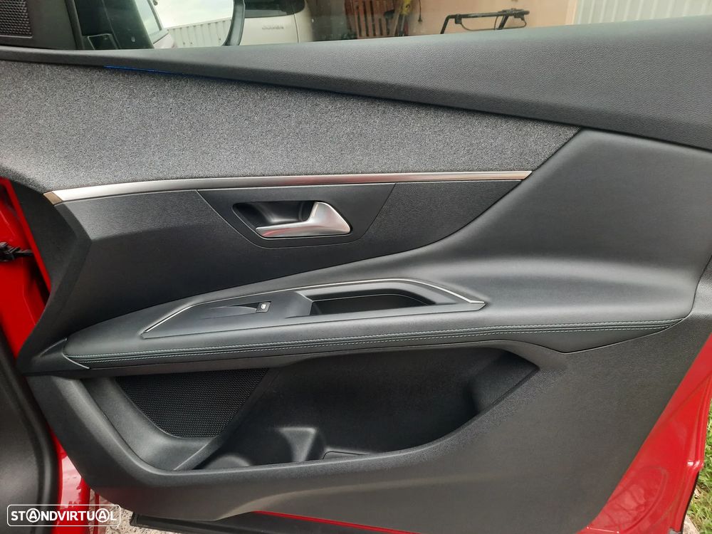 Peugeot 3008 1.6 Hybrid Allure Pack e-EAT8 - 28