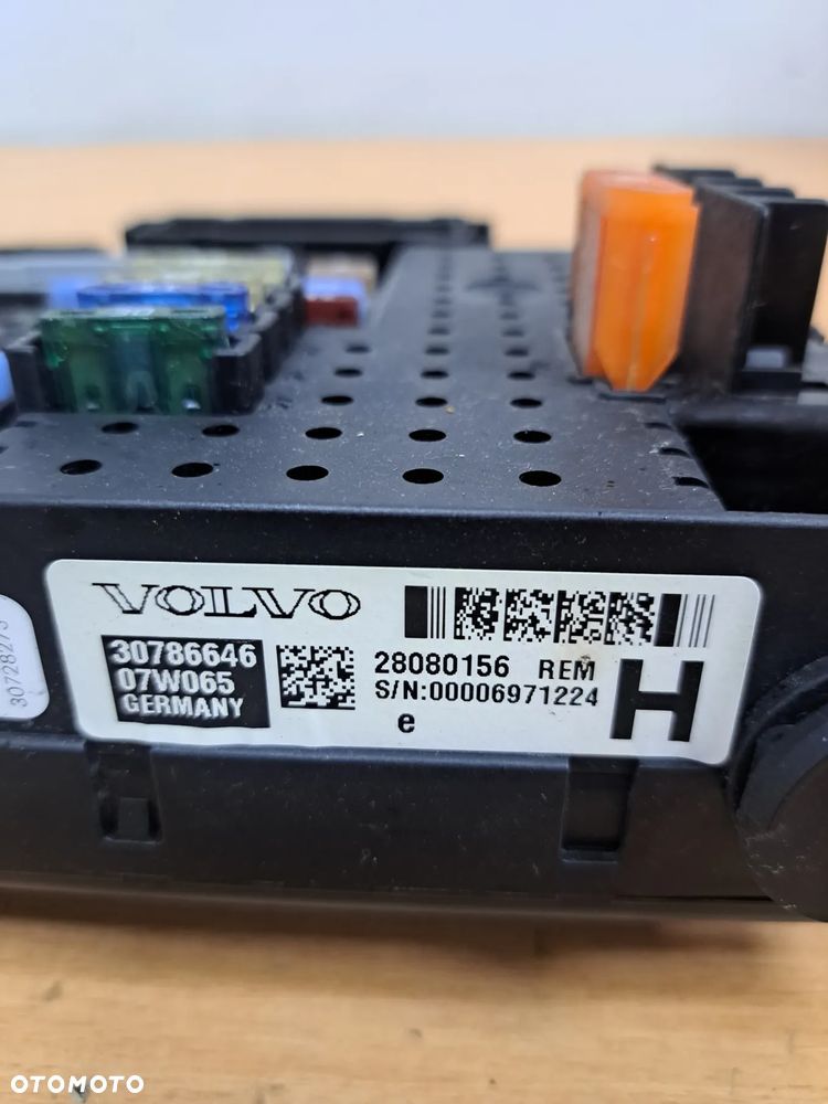 VOLVO S60  V70 XC70 MODUŁ REM 30786646 28080156 - 3