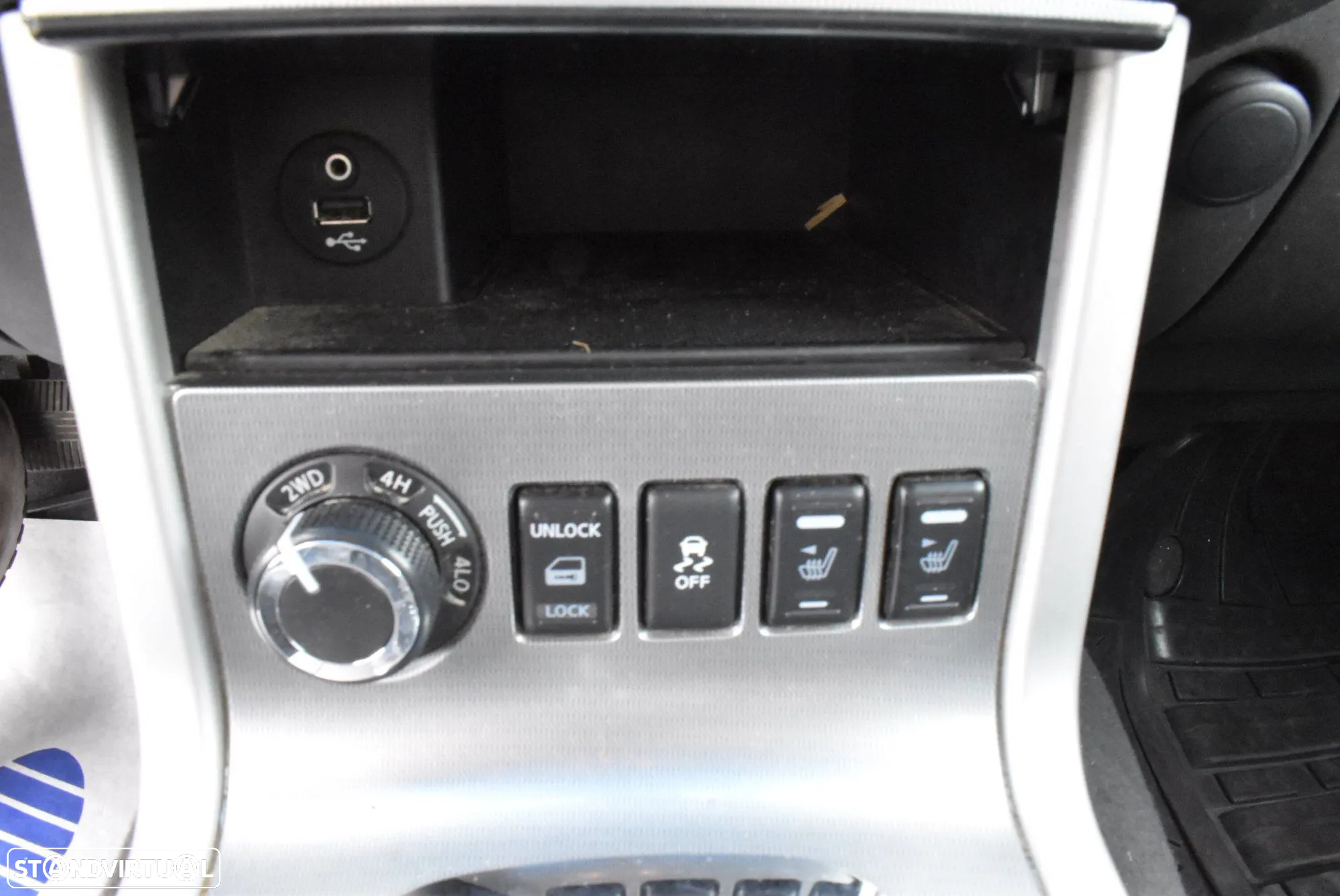 Nissan Navara 3.0 dCi V6 CD LE AT 4WD - 11