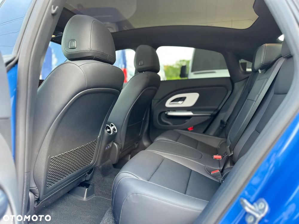 Mercedes-Benz CLA - 27