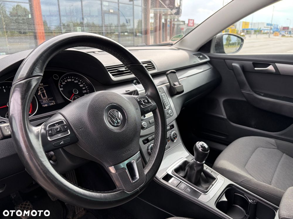 Volkswagen Passat - 8