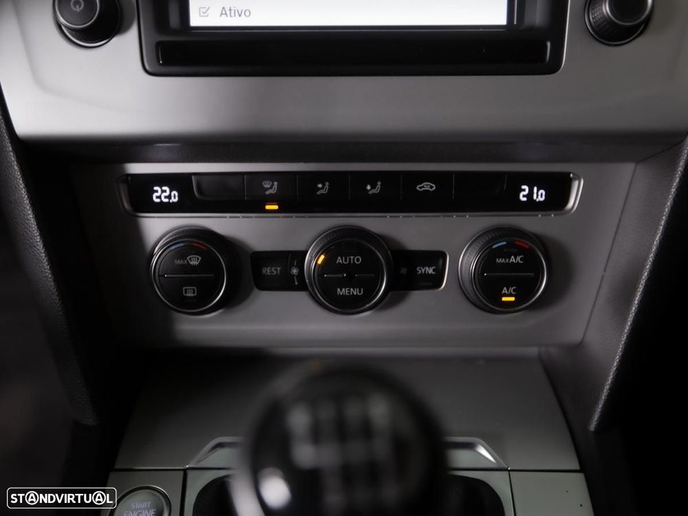 VW Passat Variant 1.6 TDI Confortline - 18