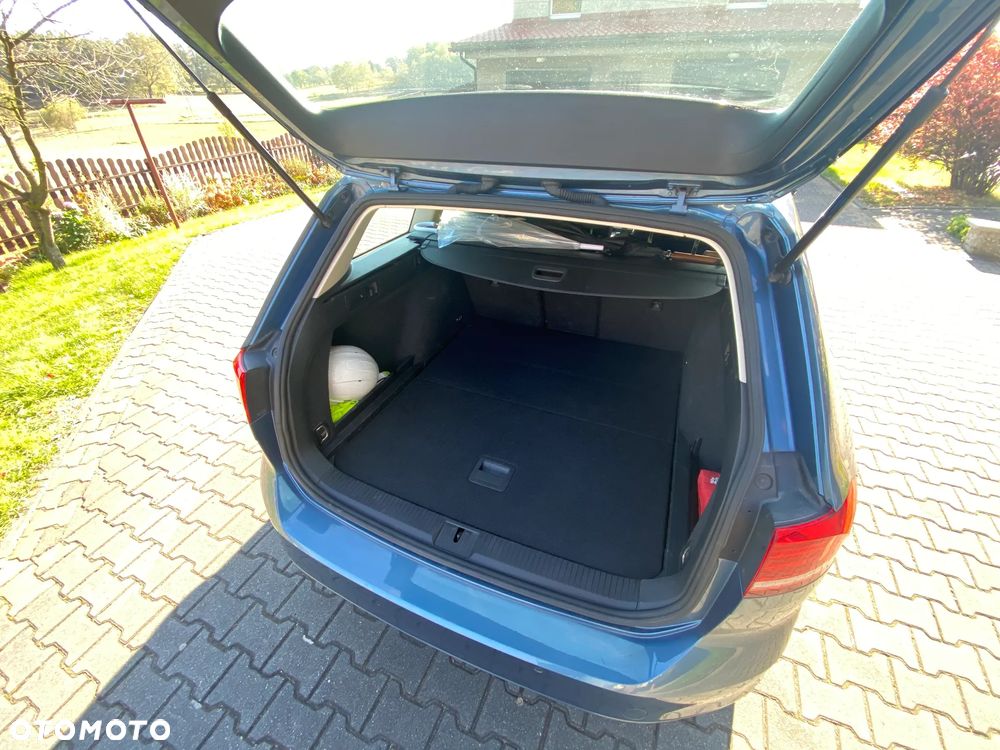 Volkswagen Passat - 4