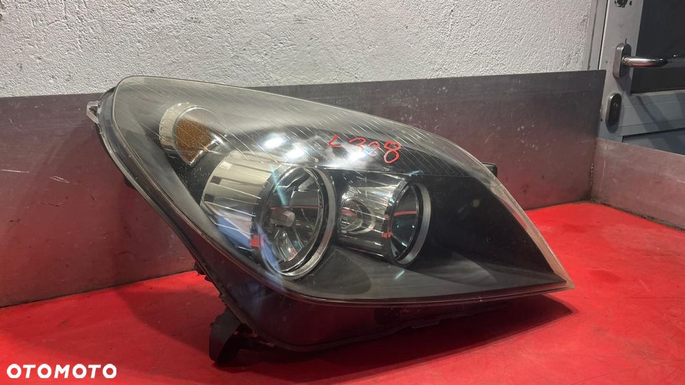 Reflektor LAMPA PRAWA Opel Astra III H - 1