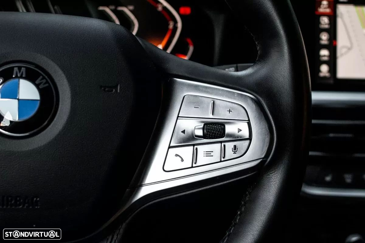 BMW 320 d Touring Line Luxury Auto - 16