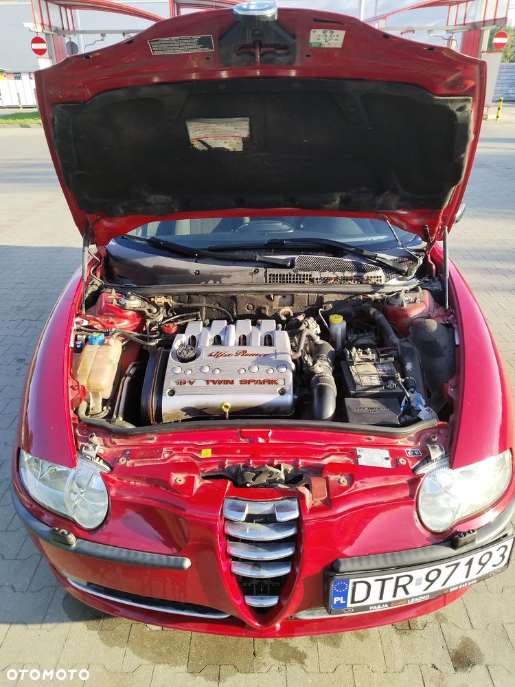 Alfa Romeo 147 1.6 Twin Spark Distinctive - 2