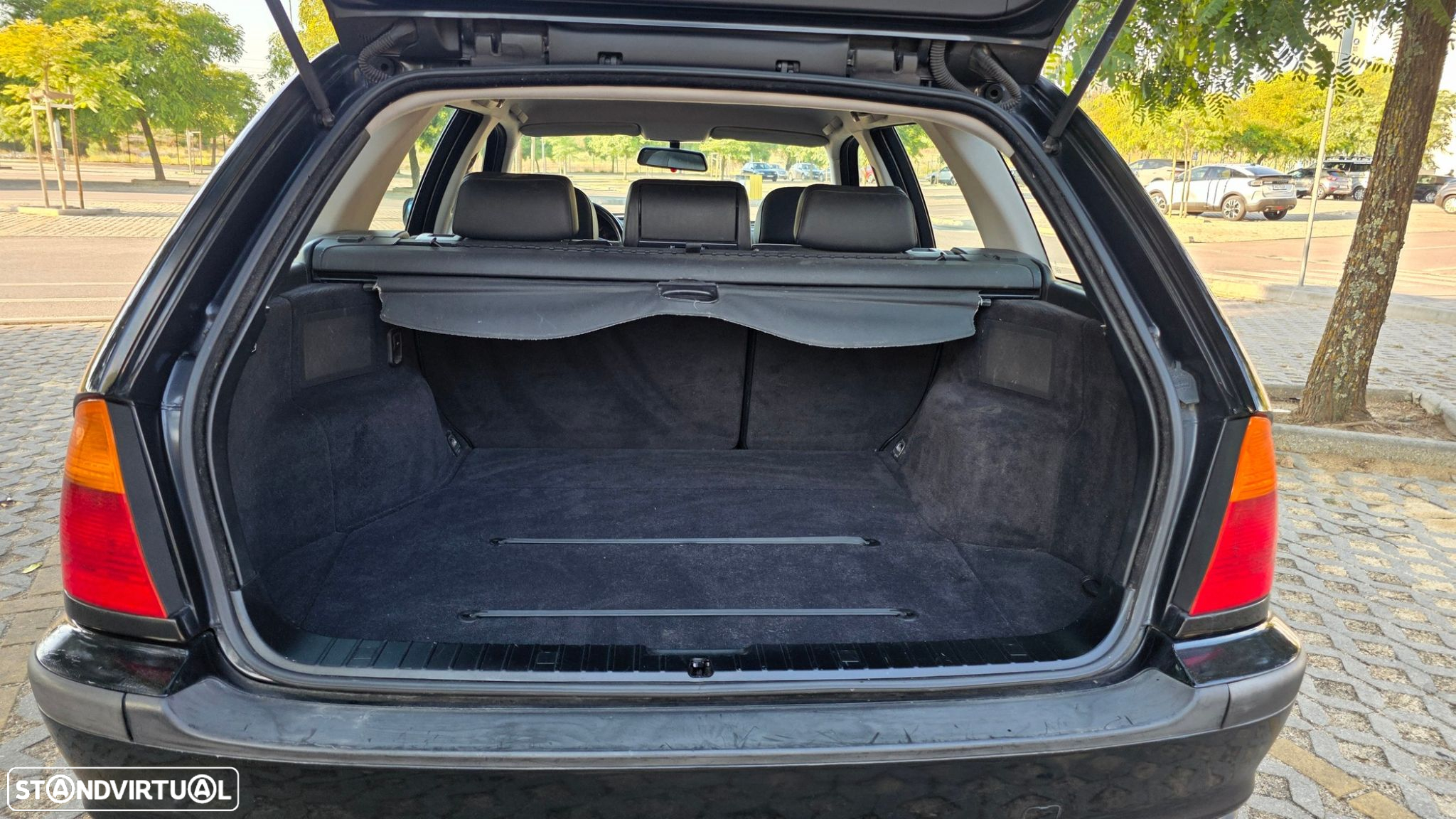 BMW 320 d Touring - 19