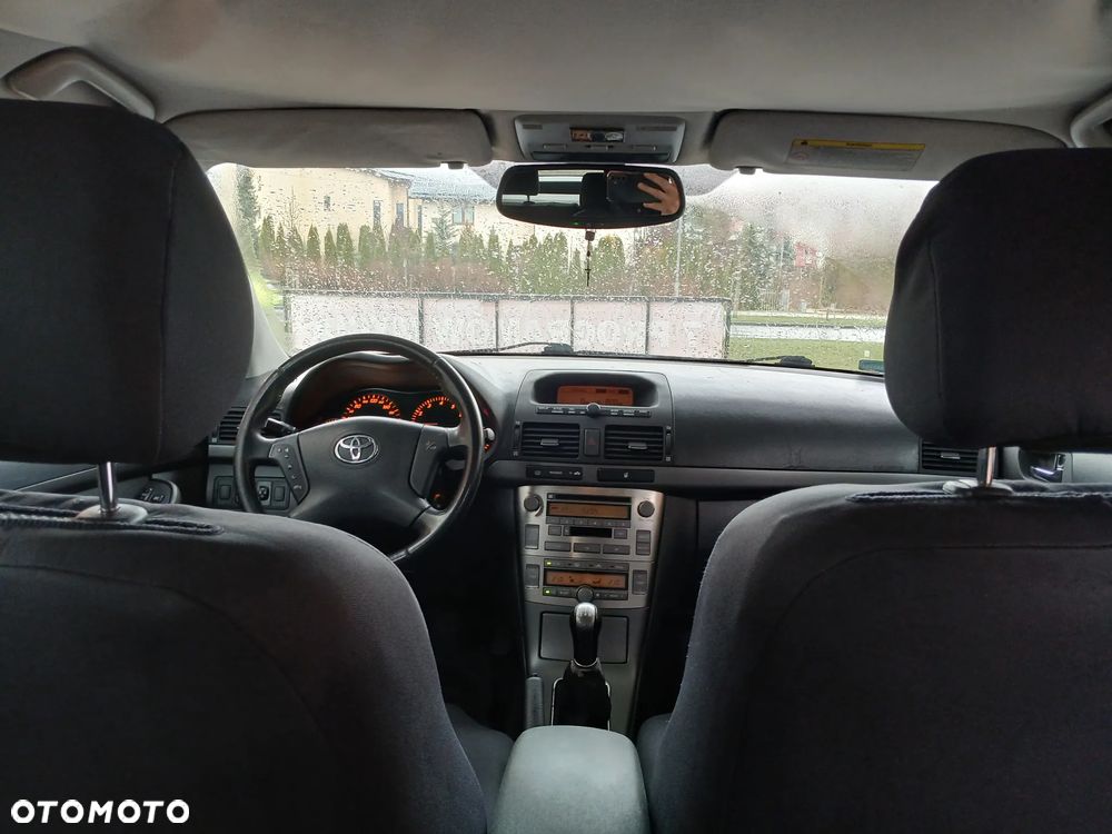 Toyota Avensis 1.8 VVT-i Sol - 7