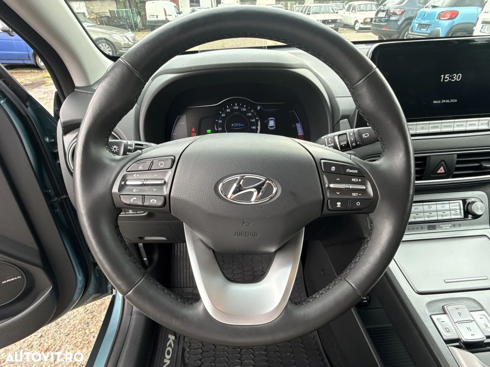 Hyundai KONA - 18