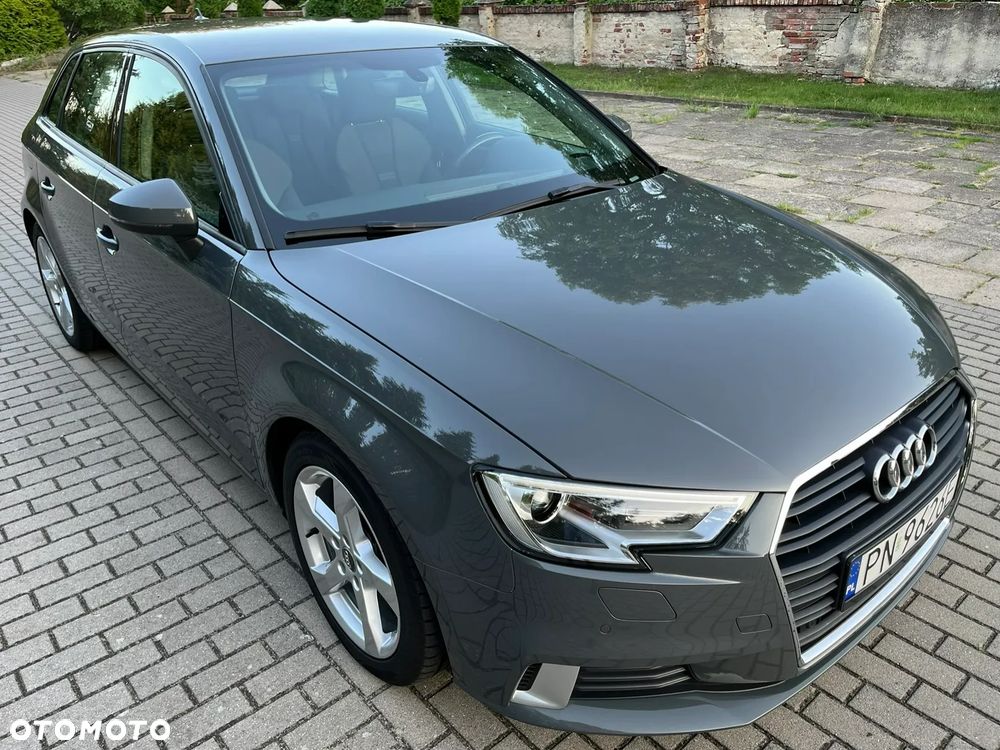 Audi A3 Sportback 2.0 TDI design - 5