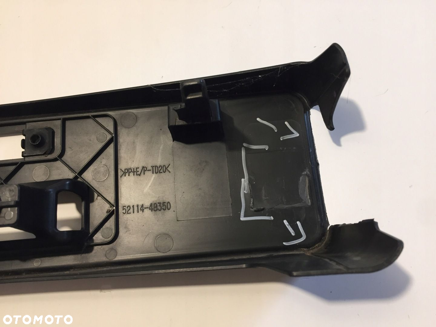 LEXUS RX350 RX450 16-18 PODSTAWA RAMKA POD TABLICE REJESTRACYJNA - 3