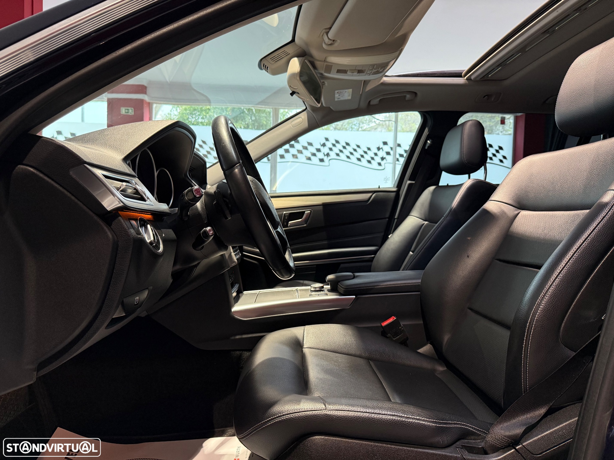 Mercedes-Benz E 300 Bluetec Hybrid Avantgarde - 10