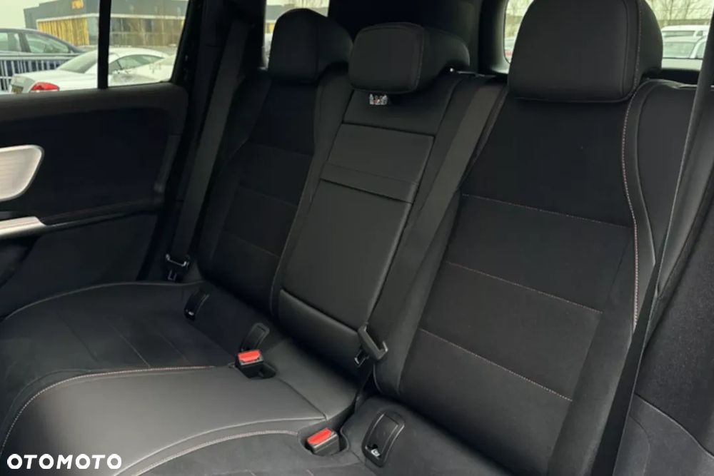 Mercedes-Benz GLB 250+ EQ - 21