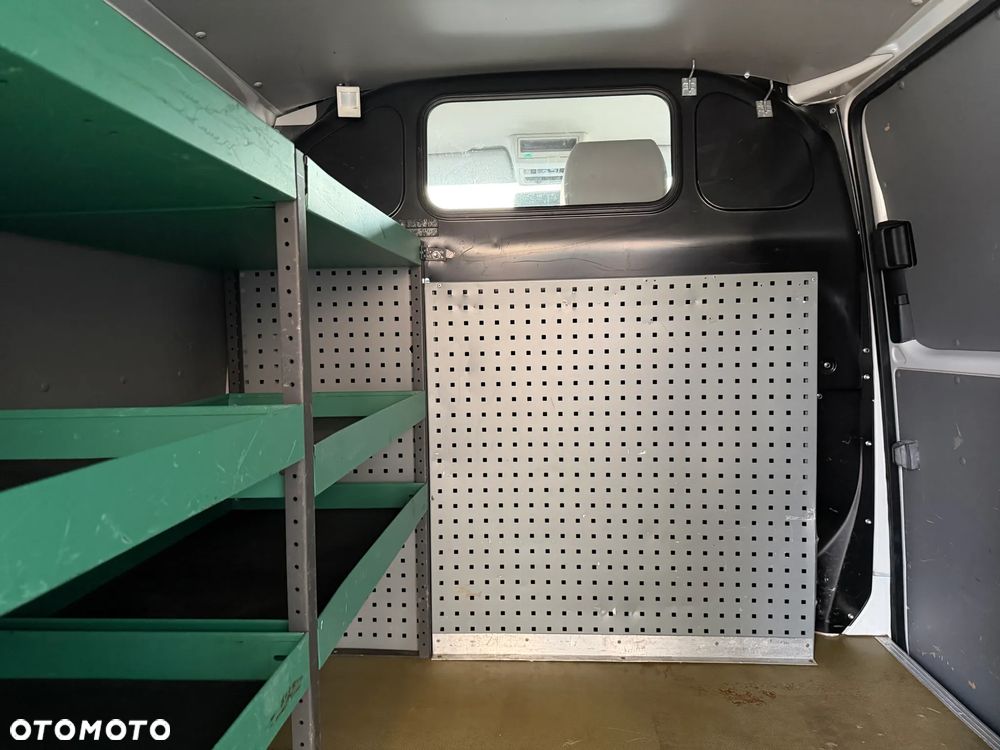 Volkswagen Transporter T5 Warsztat L1H1 - 17