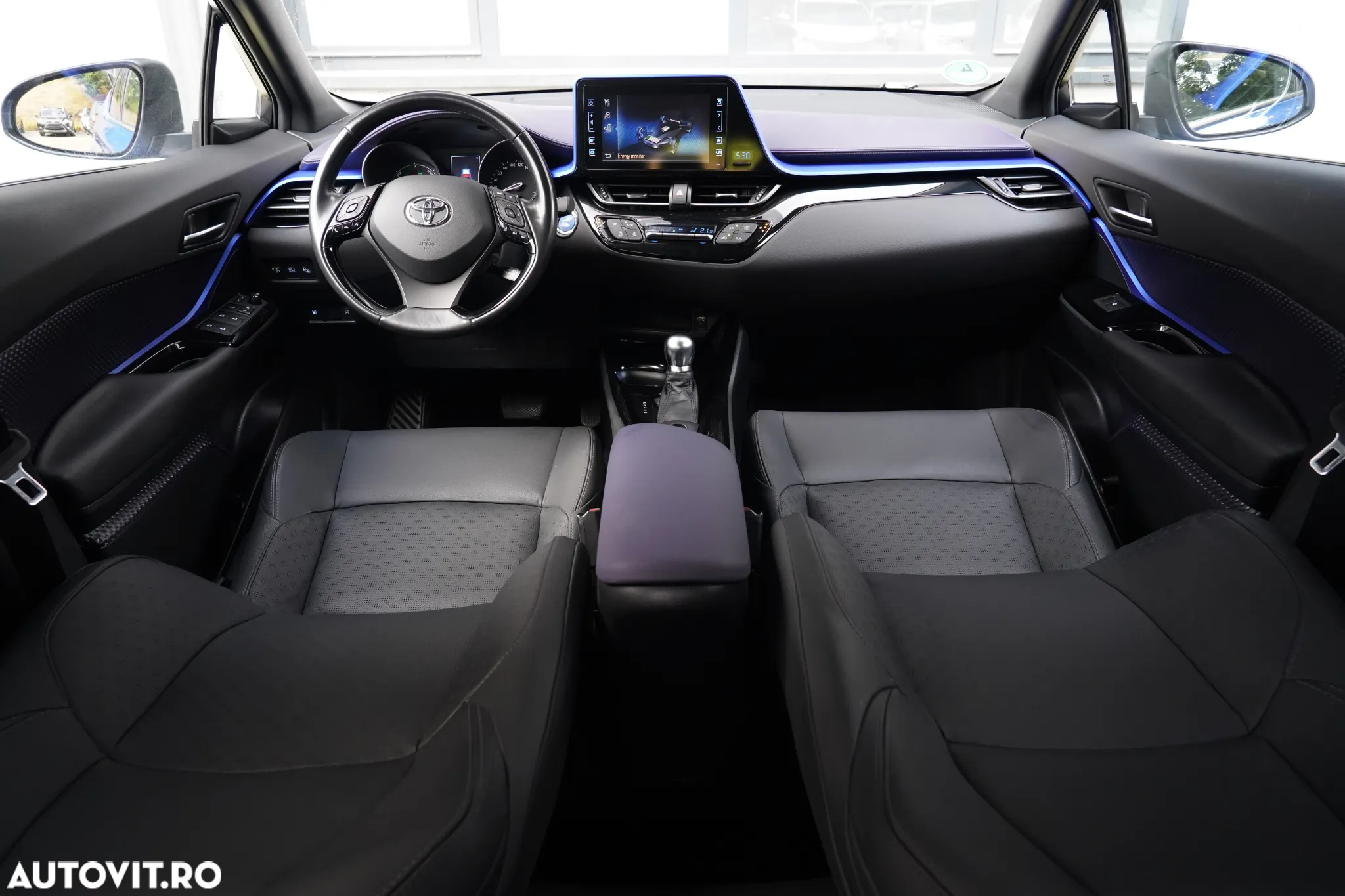 Toyota C-HR Hybrid Style Selection - 10