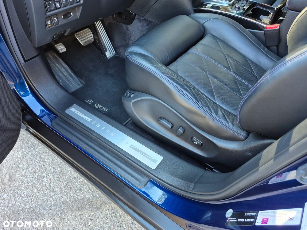 Infiniti QX70 3.7 S Premium - 10