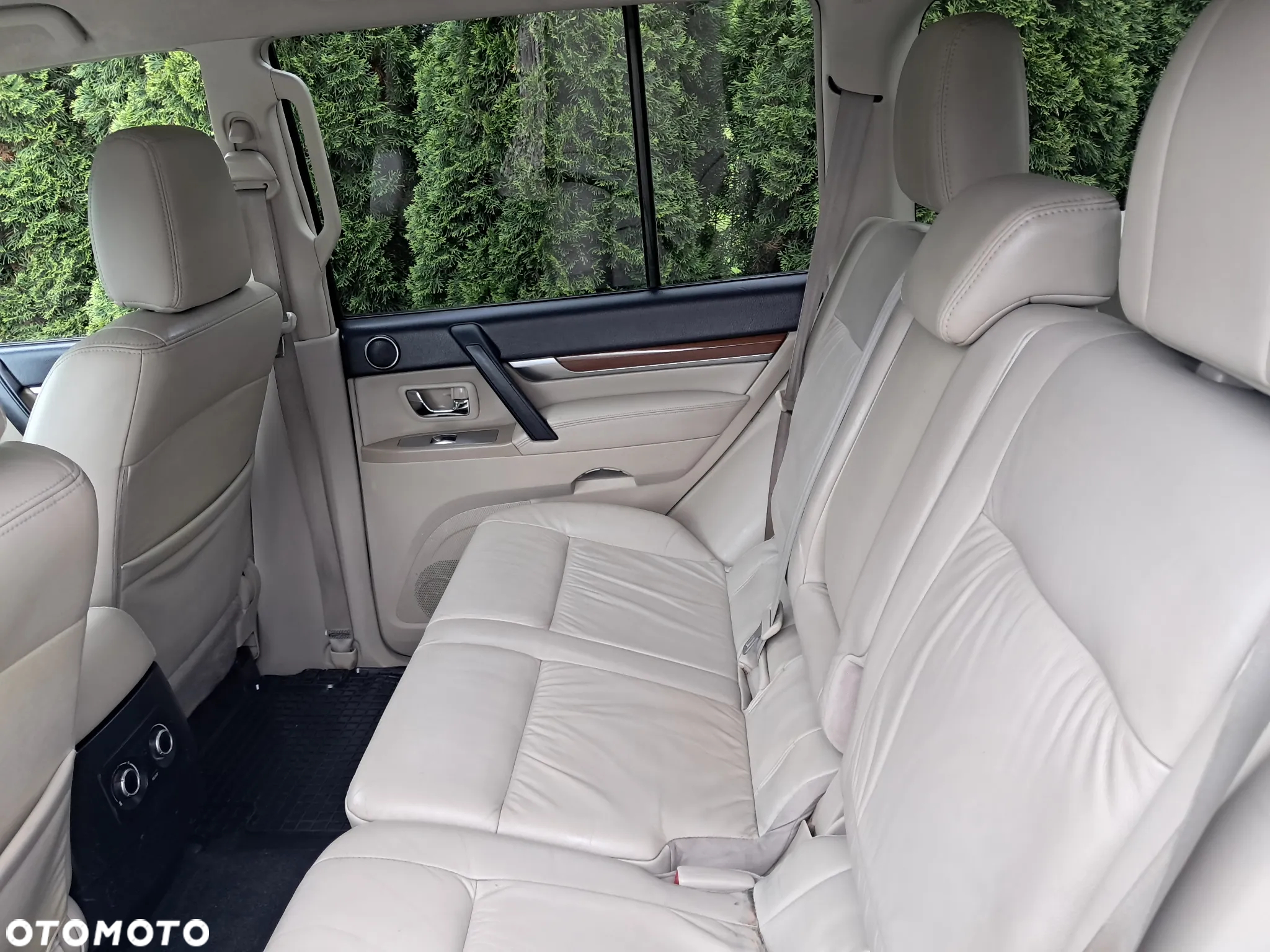 Mitsubishi Pajero 3.2 DID Alpine Edition - 19