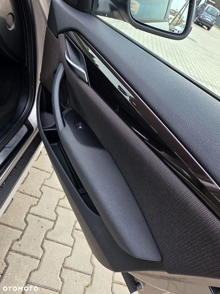 BMW X1 xDrive18d xLine - 28