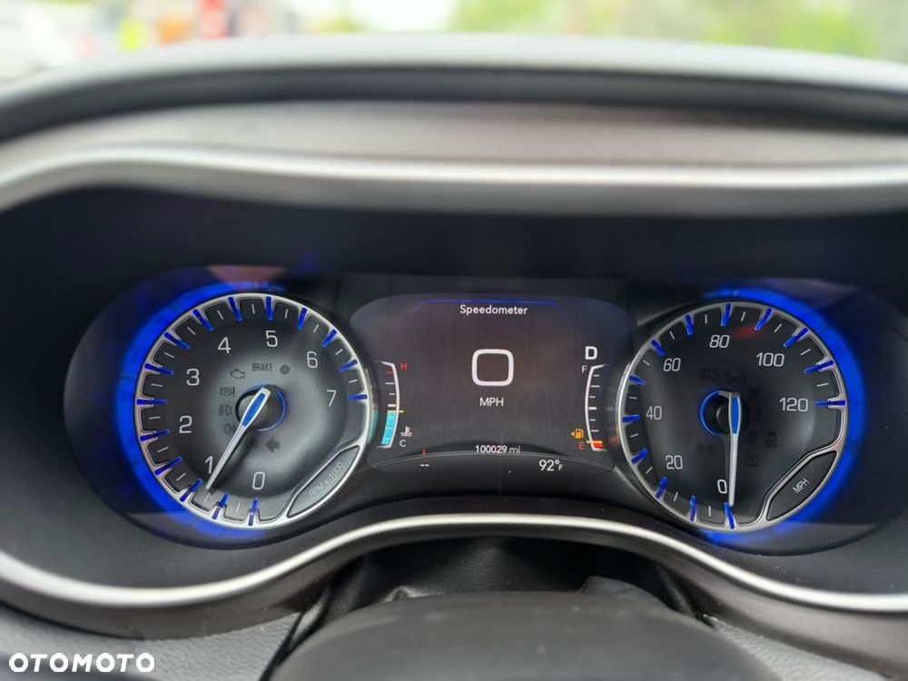 Chrysler Pacifica - 19