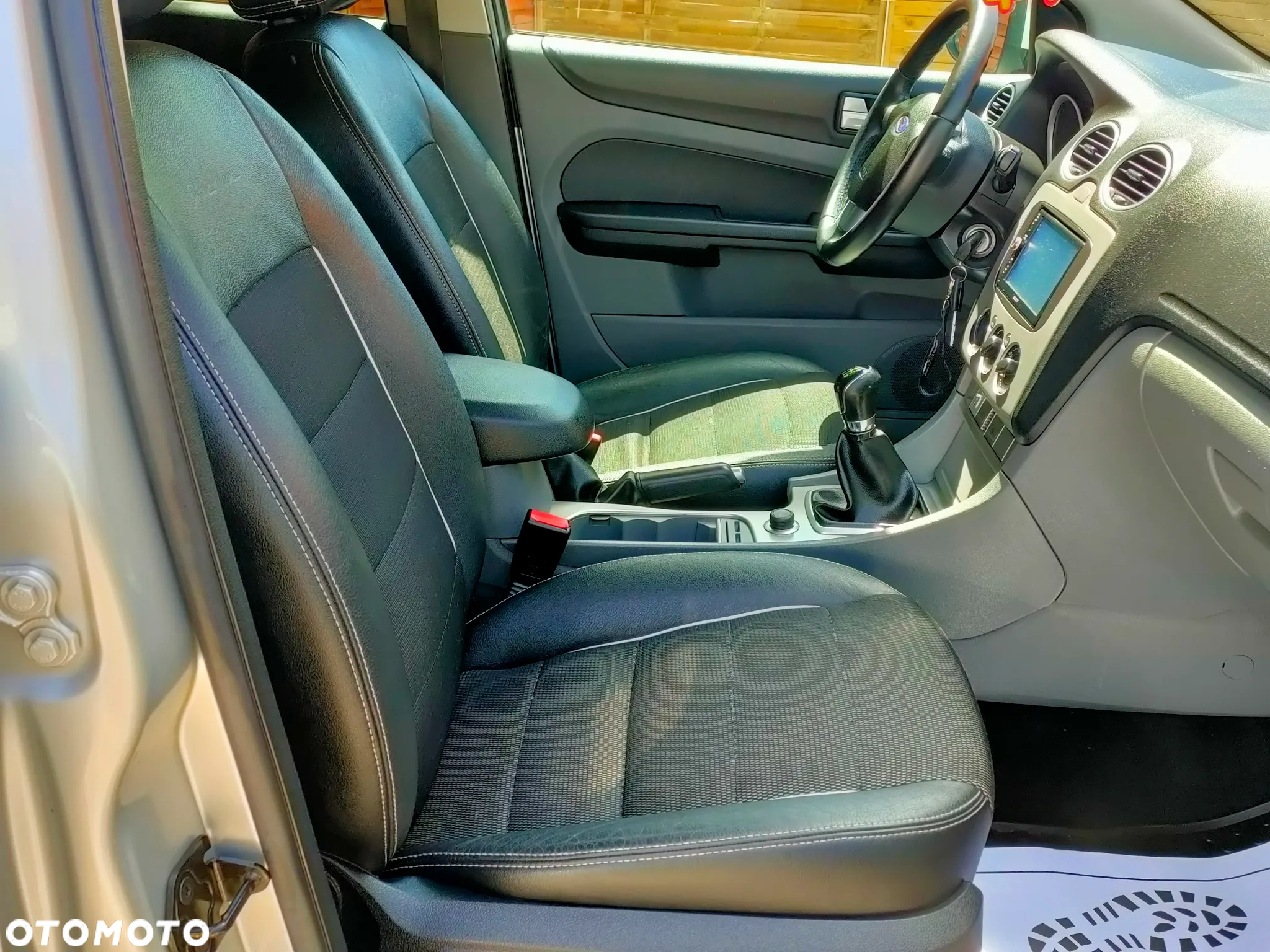 Ford Focus 1.8 Silver Magic - 26