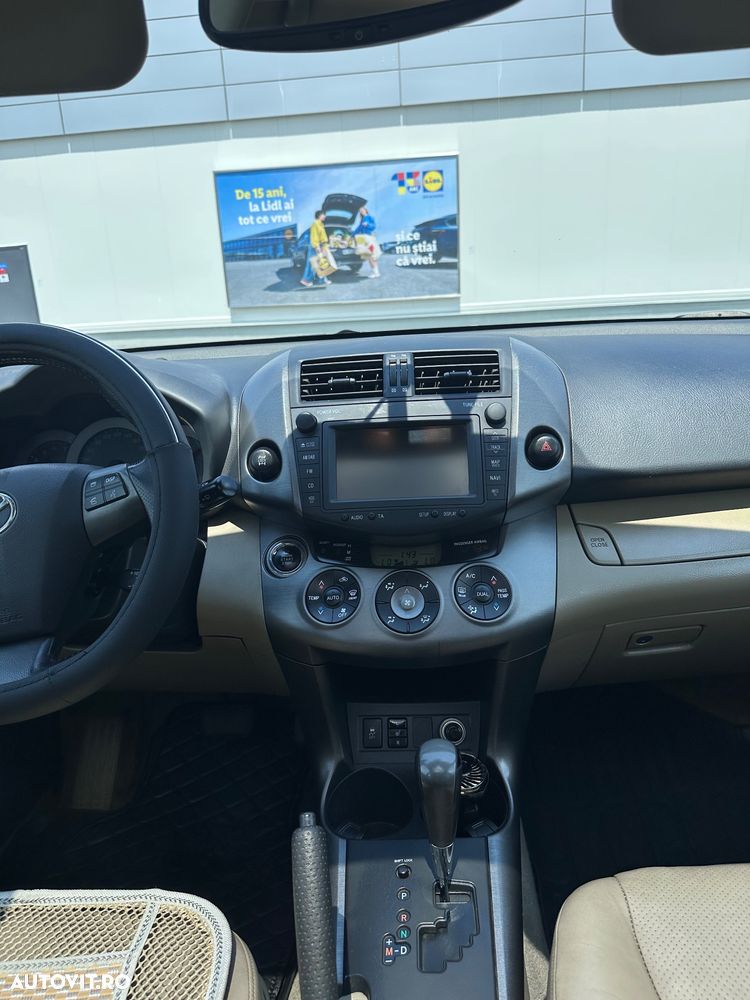 Toyota RAV4 2.2L D-CAT A/T Luxury - 5