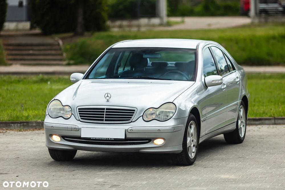 Mercedes-Benz Klasa C 240 Avantgarde Sport Edition - 2