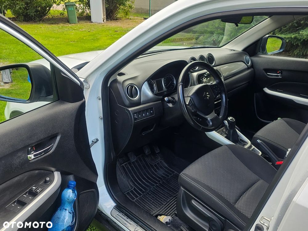 Suzuki Vitara 1.6 Comfort 2WD - 11