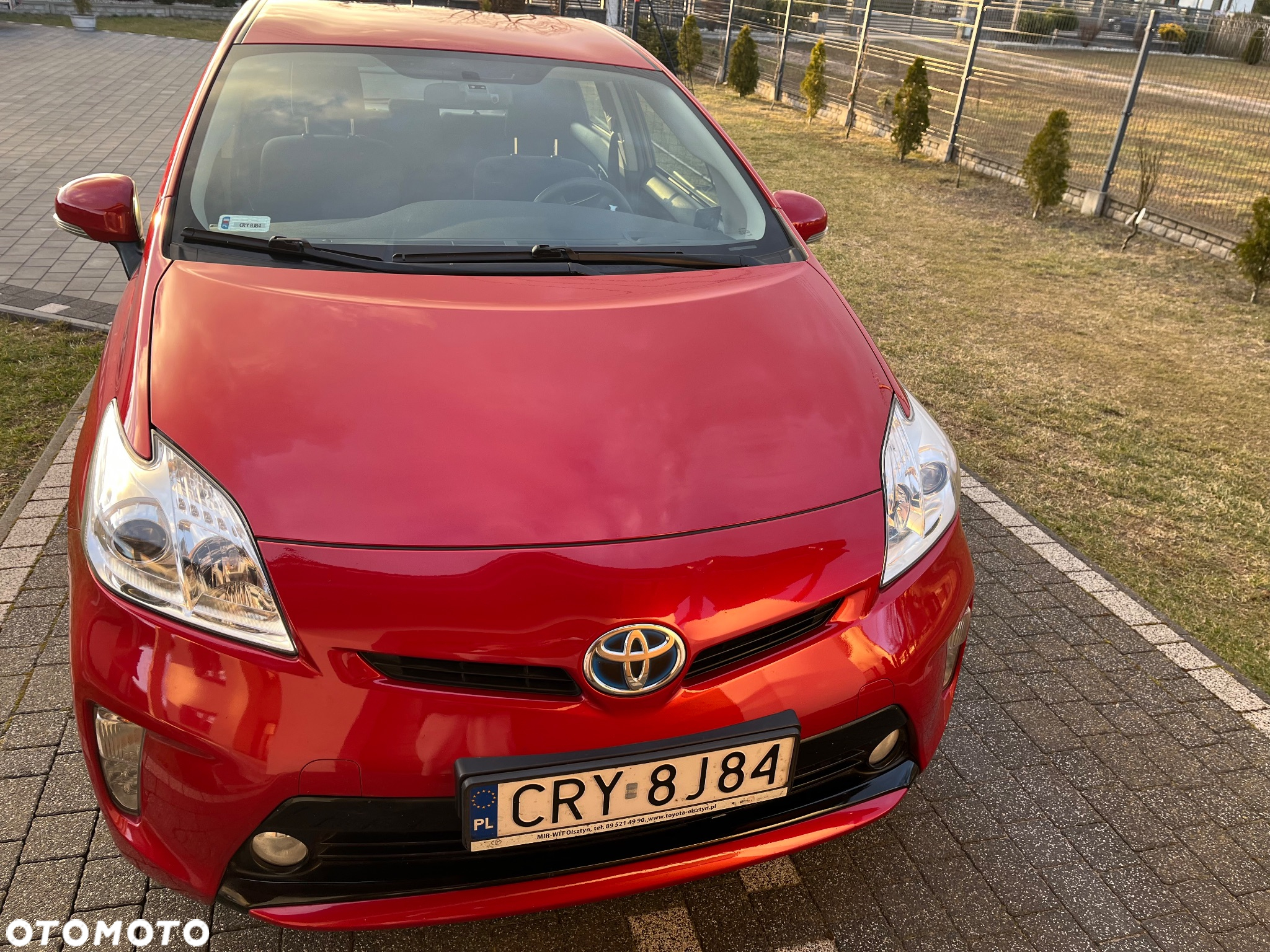 Toyota Prius (Hybrid) - 4