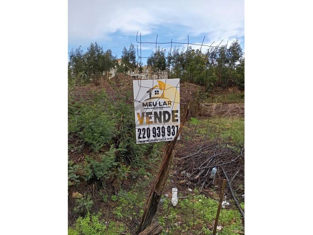 Terreno de 648m2 com c/ Projeto Aprovado p/ Moradia T3 - Grande imagem: 2/4