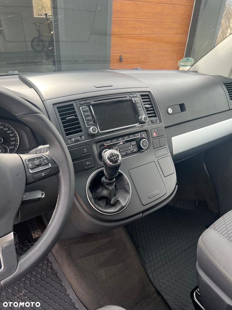 Volkswagen Multivan - 13