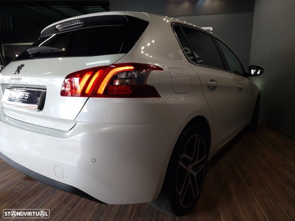Peugeot 308 1.6 BlueHDi Allure J18 - 17