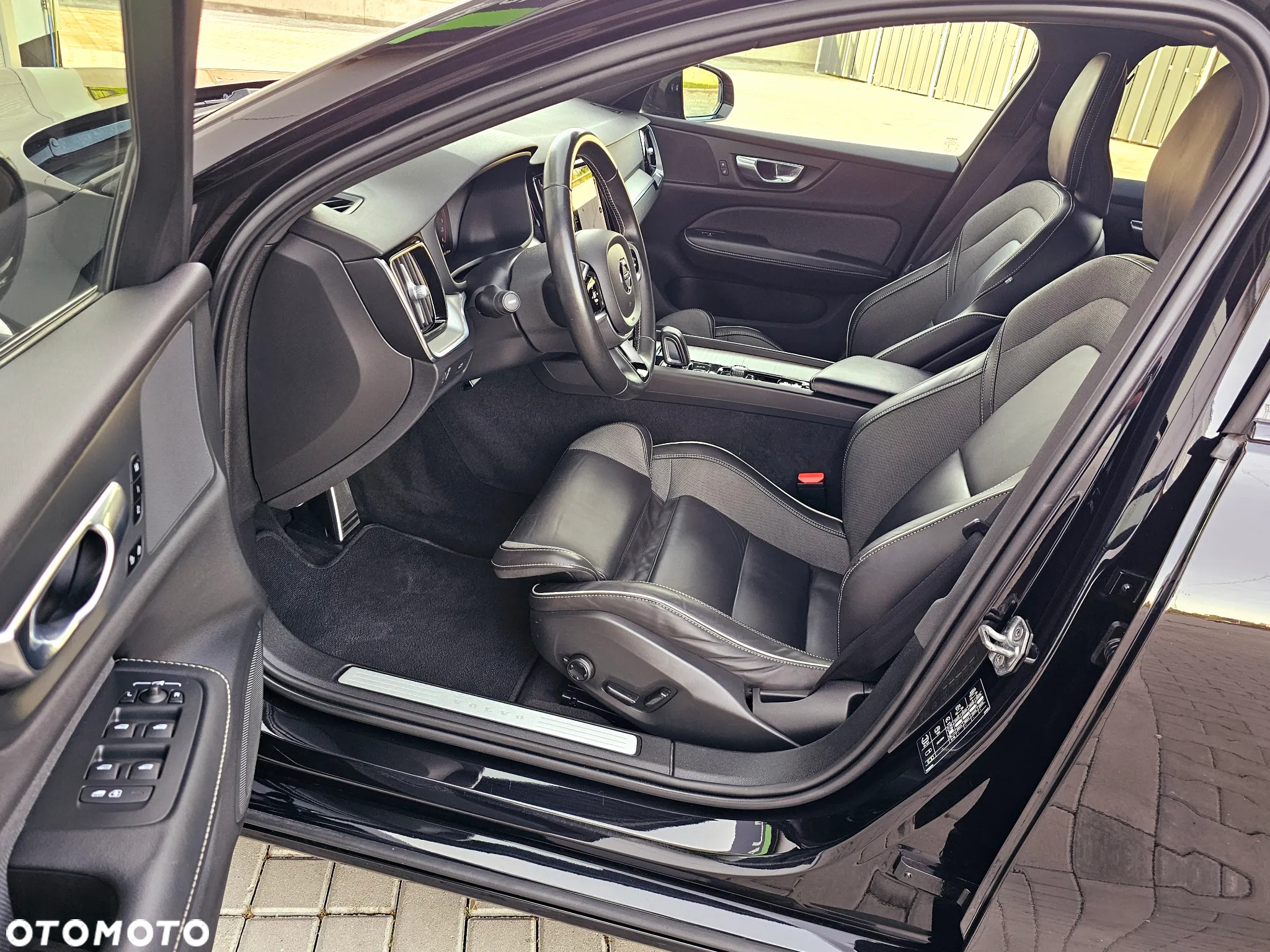 Volvo V60 B4 D Geartronic RDesign - 26