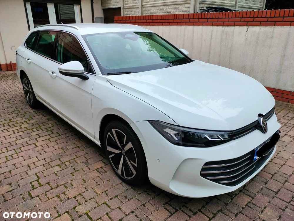 Volkswagen Passat - 1