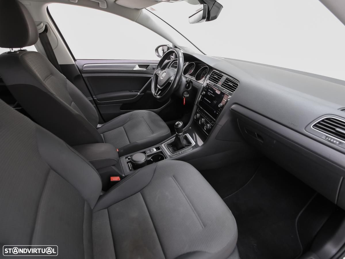 VW Golf 1.6 TDI Confortline - 9