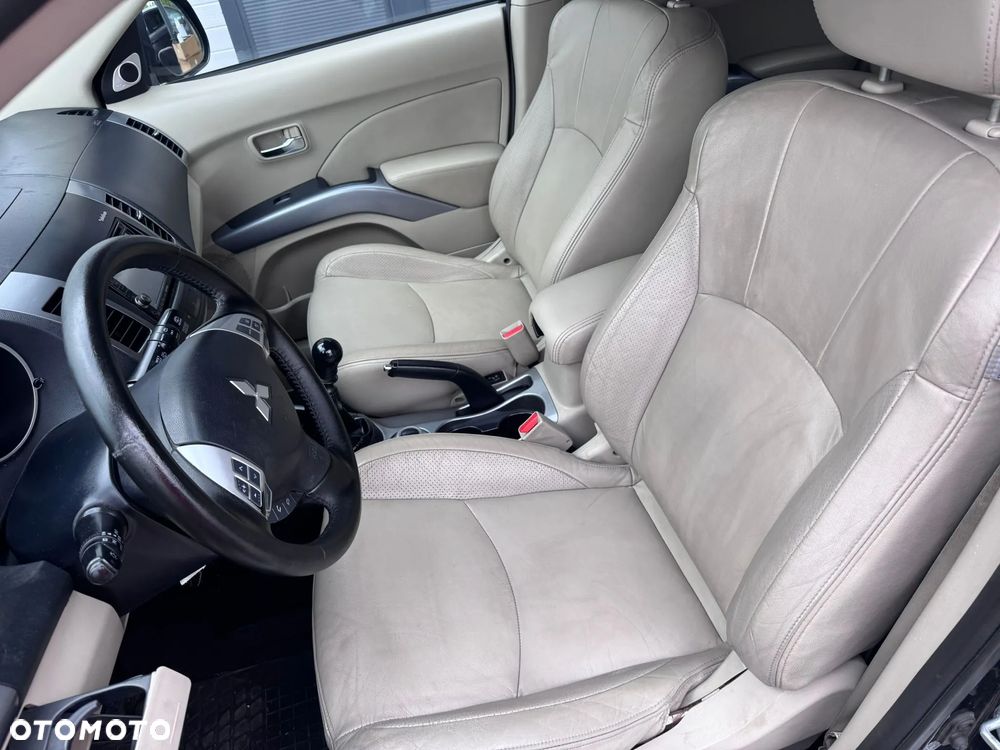 Mitsubishi Outlander 2.0 DID Instyle - 3