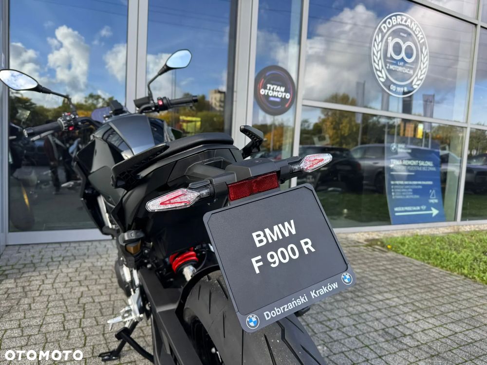 BMW F - 8