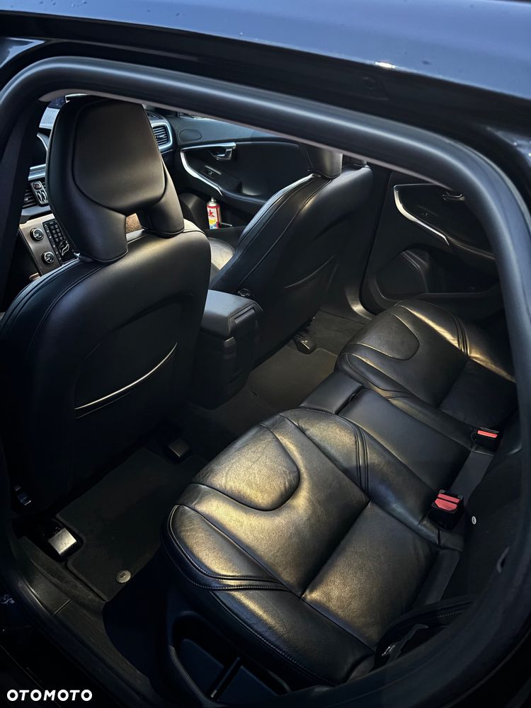 Volvo V40 T5 Momentum - 11